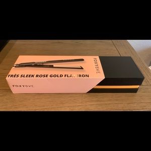 Foxybae Flat iron bran new in box never used